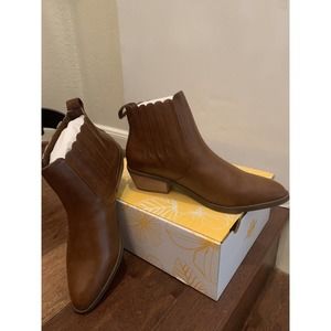 Yellow Box Luciaa Women's Boot in chestnut brown size 8